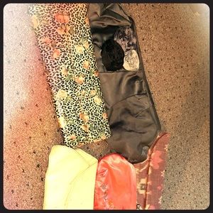 Clutch purses 👛... multiple brands/colors/designs